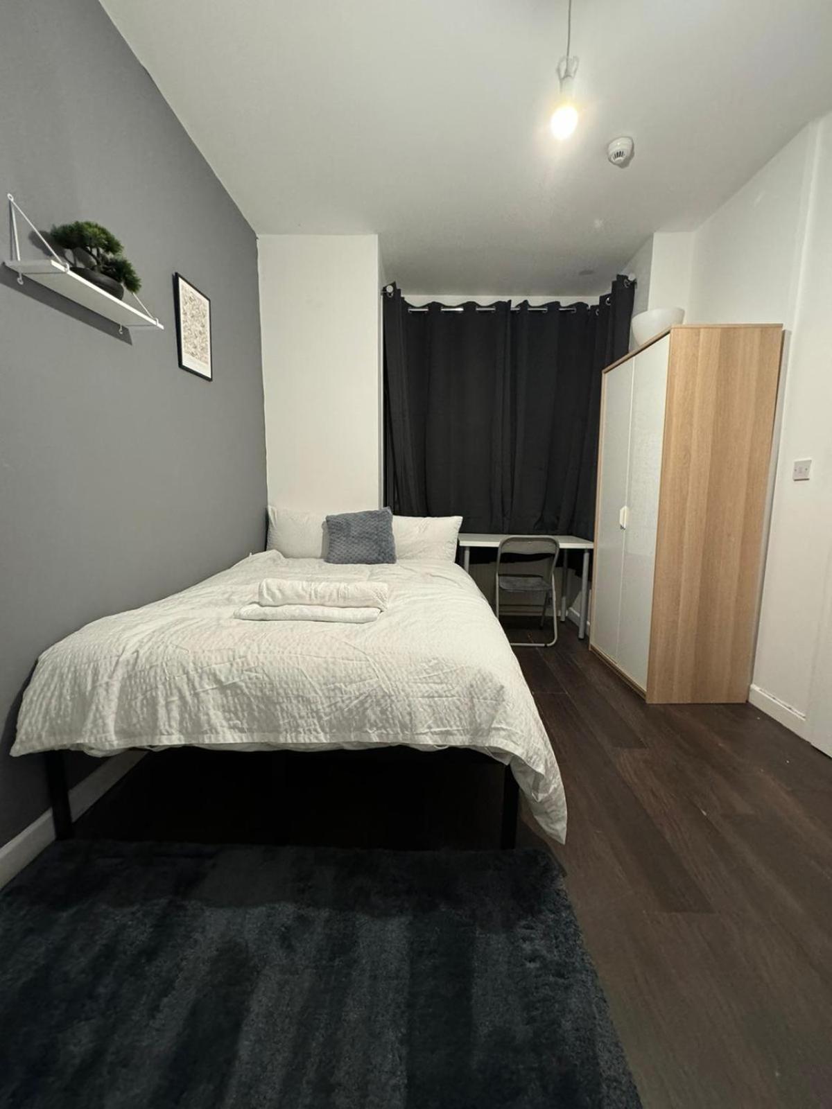 Deluxe Ensuite Double Room With Ensuite Ковентри Экстерьер фото