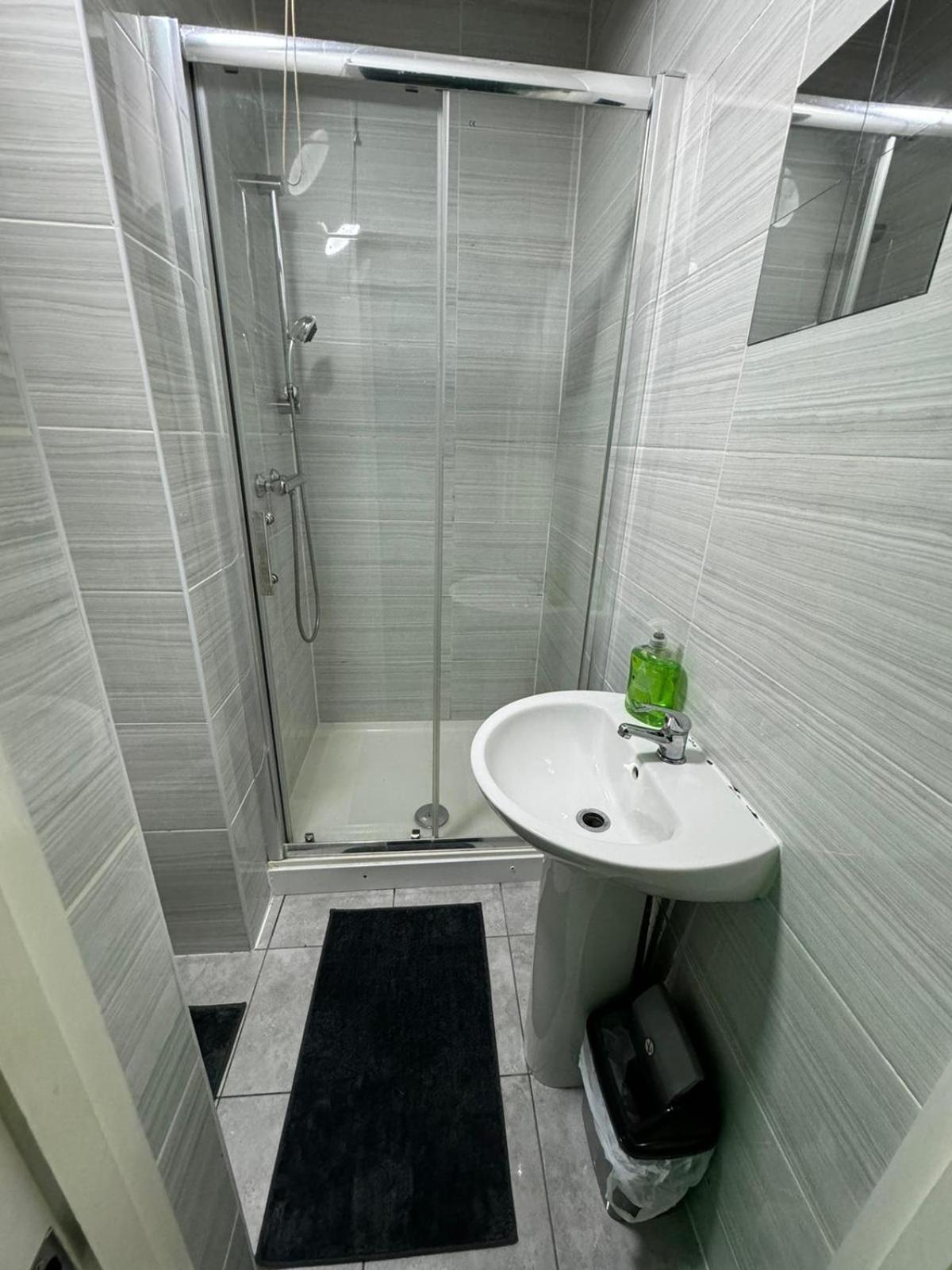 Deluxe Ensuite Double Room With Ensuite Ковентри Экстерьер фото